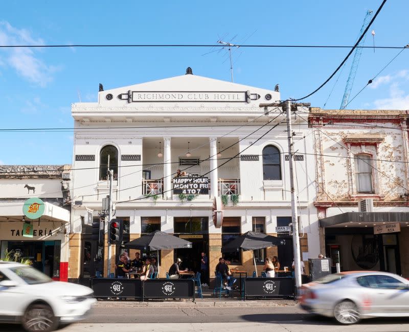 Raiders Fan Meetup Before Storm Game at Richmond Club Hotel